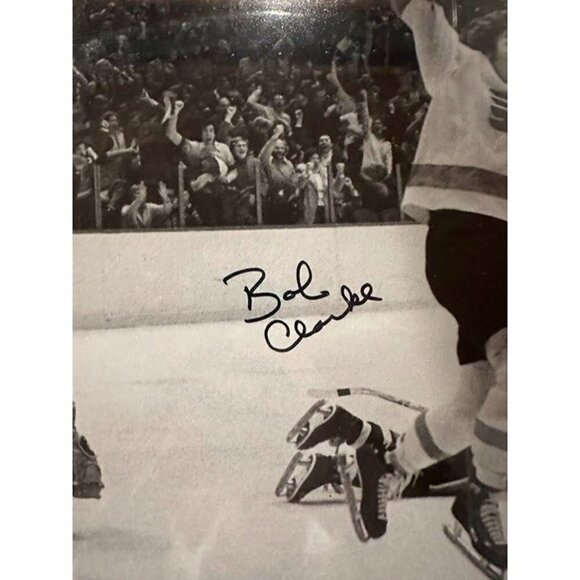 Bob Clarke signed autographed Philadelphia Flyers 16x20 photo framed JSA - Picture 3 of 6